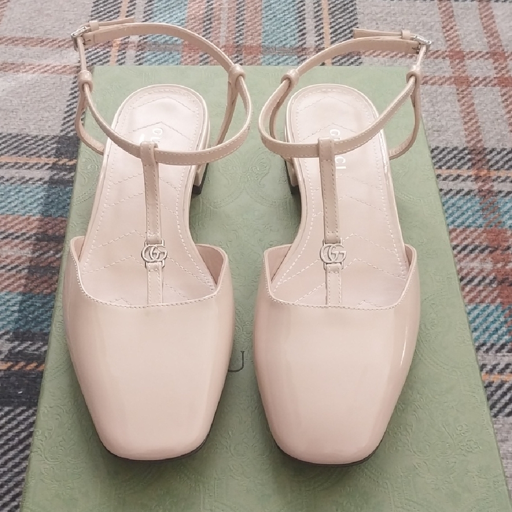 Gucci Nude Patent Leather T-Strap Double G Square‎ Toe Flats Beige 35.5